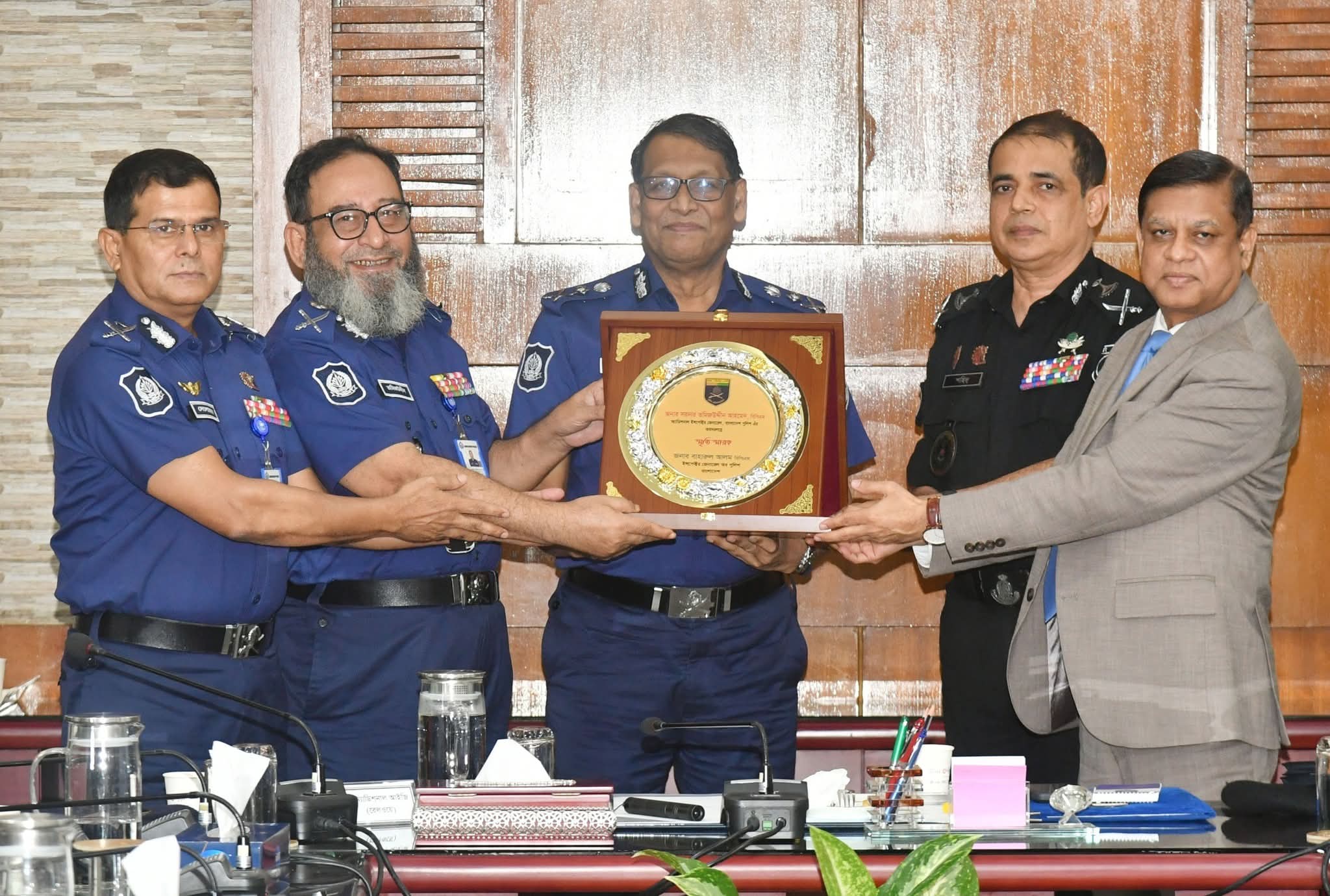 ৩৪ বছরের সেবা শেষে বিদায় নিলেন অতিরিক্ত আইজি তমিজউদ্দীন