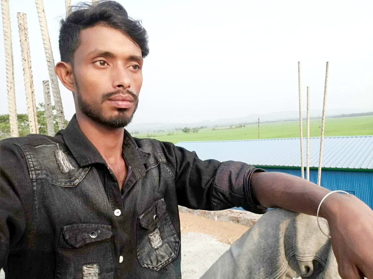 রাঙ্গুনিয়ায় ঘরে ফেরার পথে যুবক খুন, ঘরের কাছেই মিলল লাশ