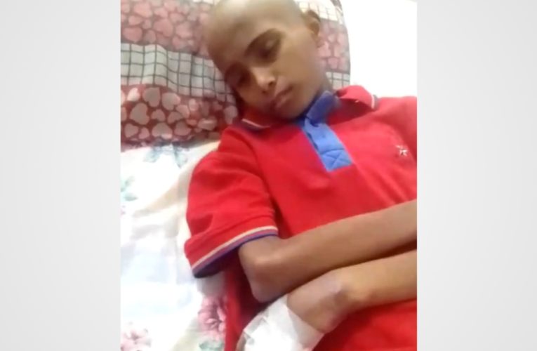 বাবার স্বপ্ন পূরণের পরই ক্যানসার, হাসপাতালে লড়ছে বারো বছরের হাফেজ হাসান