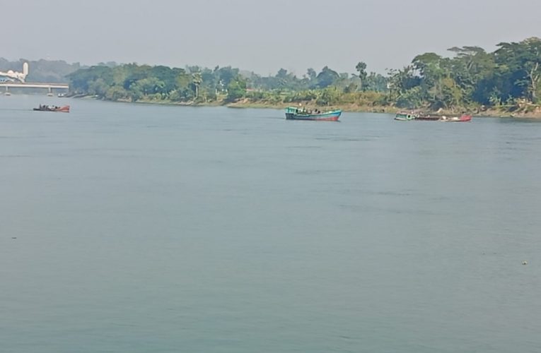 রাঙ্গুনিয়ায় অবৈধ বালু উত্তোলনের অভিযোগে তিনজনকে দেড় লাখ টাকা জরিমানা