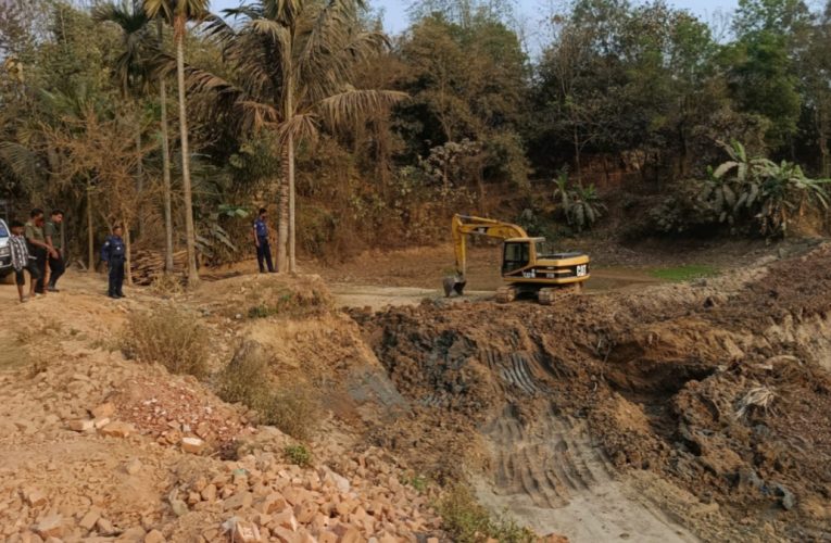 রাঙ্গুনিয়ায় অবৈধভাবে মাটি কাটায় ইটভাটাকে ৫০ হাজার টাকা জরিমানা