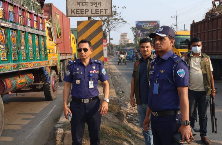 ঢাকা-চট্টগ্রাম মহাসড়কে ঈদযাত্রা নিরাপদ রাখতে জেলা পুলিশের জোরদার তৎপরতা