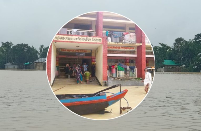 দীঘিনালায় বন্যার তৃতীয় দিনেও পানিবন্দি প্রায় ৫ হাজার মানুষ, লংগদুর সঙ্গে সড়ক যোগাযোগ বন্ধ