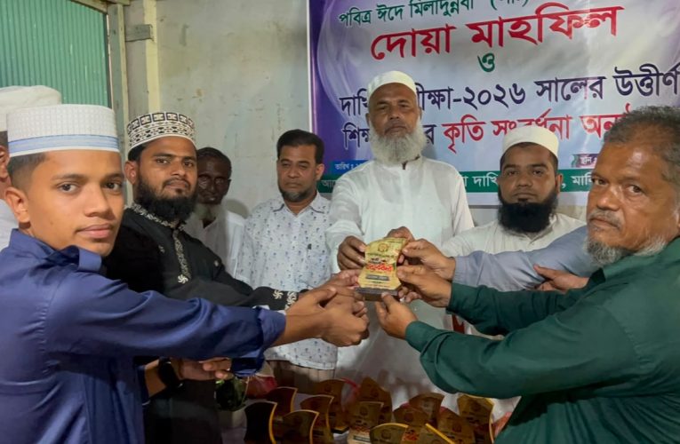 দাখিলে ভালো ফল, মানিকছড়িতে কৃতি শিক্ষার্থীদের সংবর্ধনা