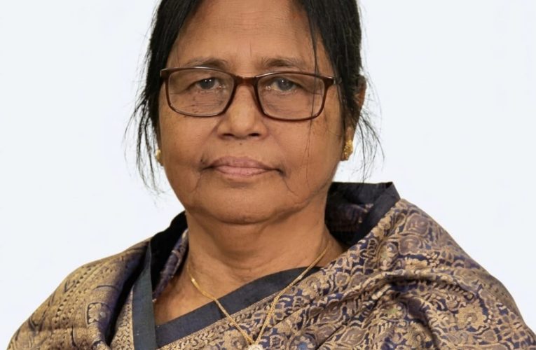 বিশ্ব শিক্ষক দিবসে ইলা বড়ুয়া: অবসরেও থামেনি পাঠদান