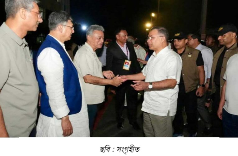দুর্গাপূজার মণ্ডপ পরিদর্শন ও সাংগঠনিক সভায় যোগ দিতে চট্টগ্রামে প্রধানমন্ত্রী